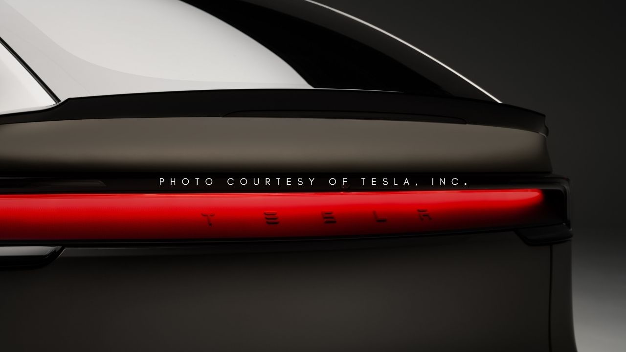 Tesla_Model_Y_.jpg